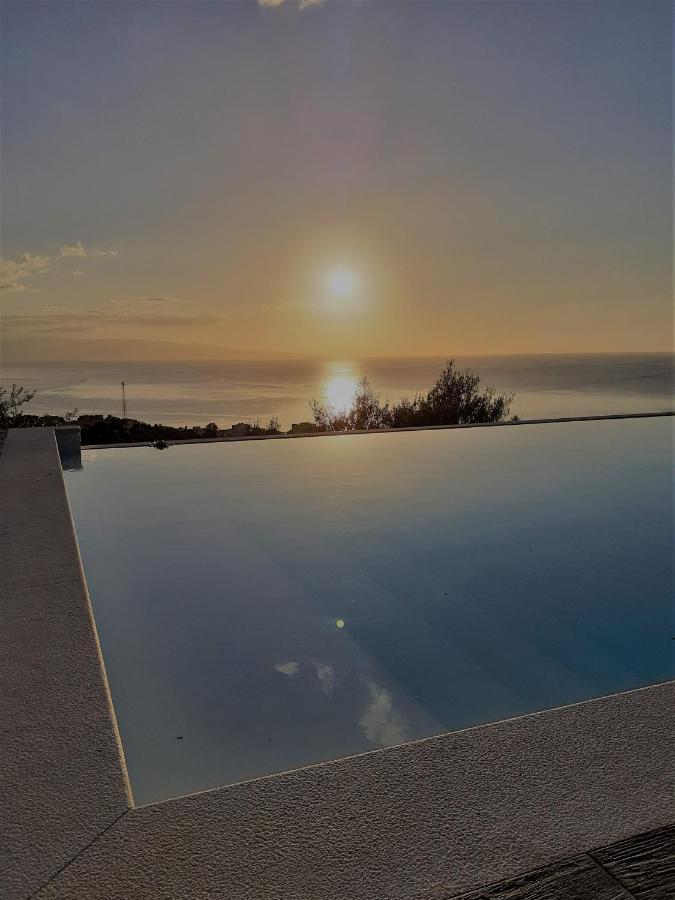 Villa Infinity ∞ Santa Teresa Di Riva Eksteriør billede