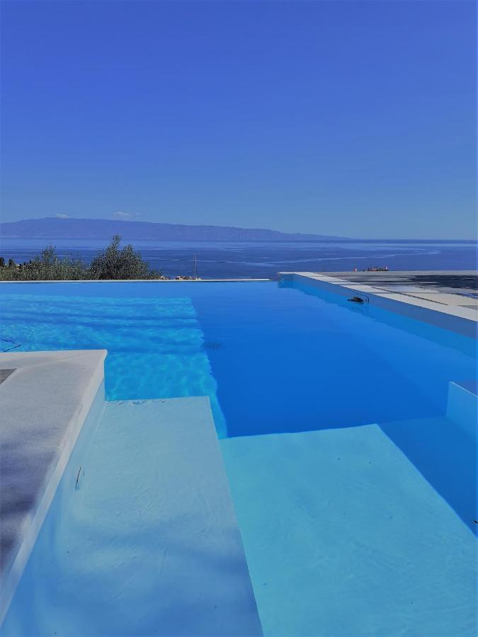 Villa Infinity ∞ Santa Teresa Di Riva Eksteriør billede