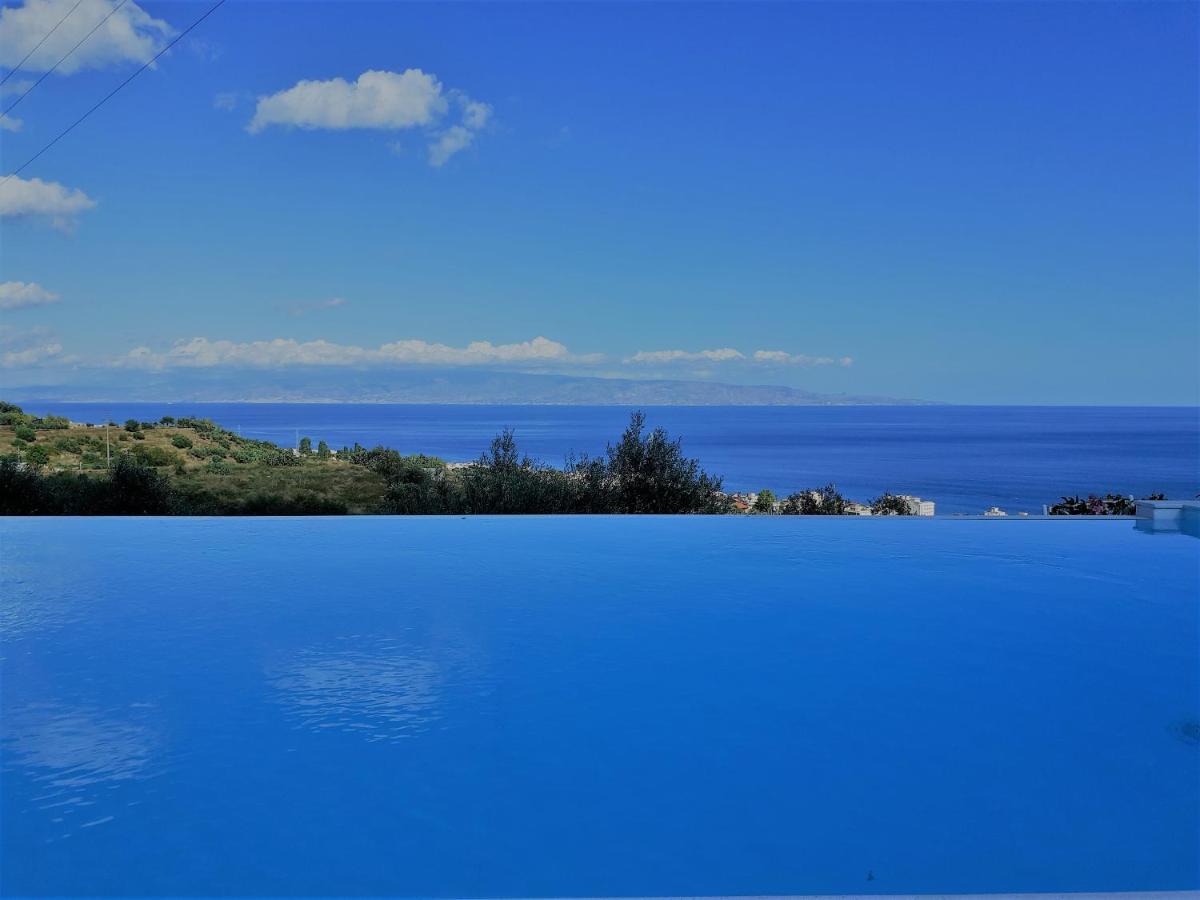 Villa Infinity ∞ Santa Teresa Di Riva Eksteriør billede