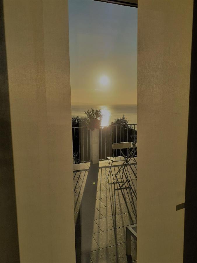 Villa Infinity ∞ Santa Teresa Di Riva Eksteriør billede