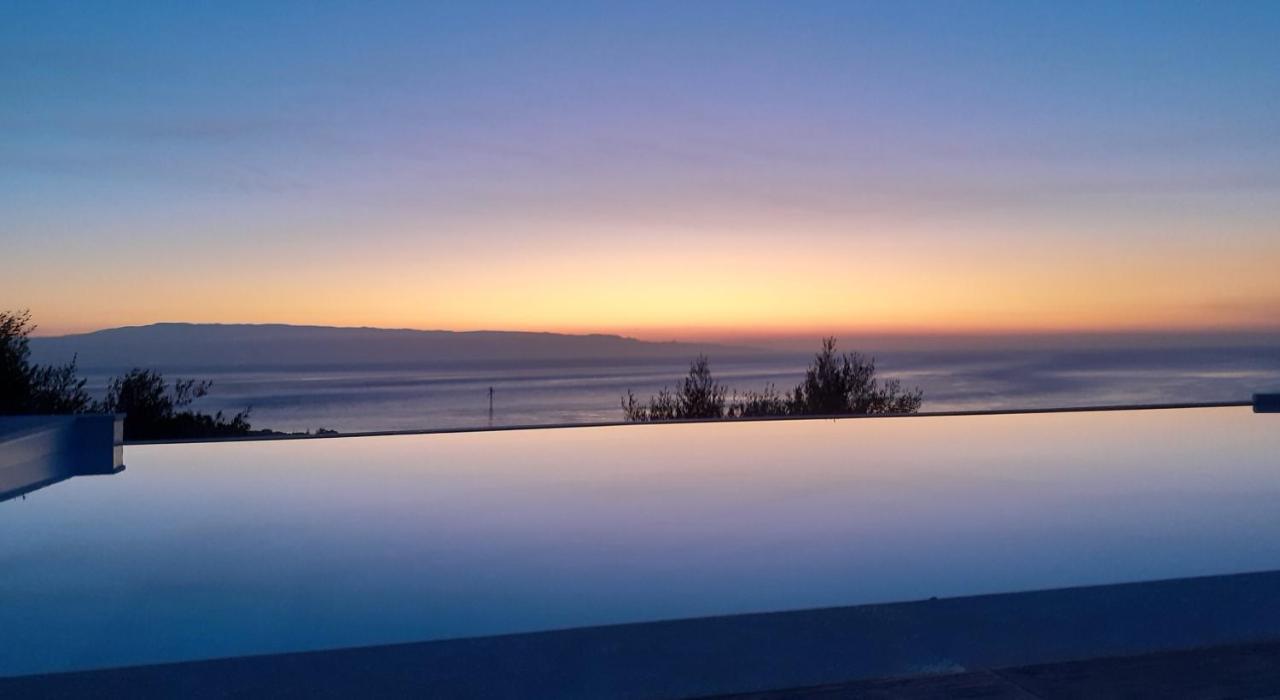 Villa Infinity ∞ Santa Teresa Di Riva Eksteriør billede