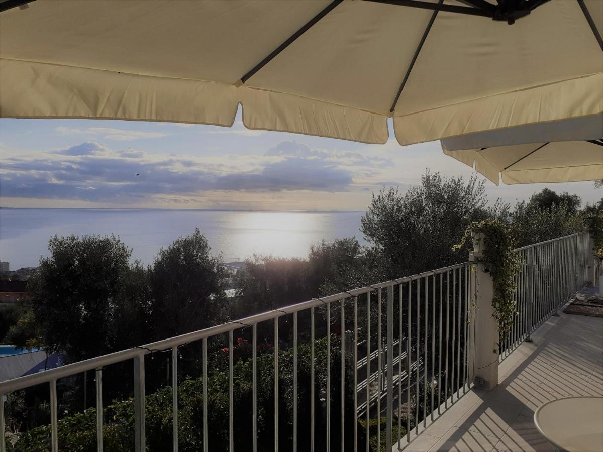 Villa Infinity ∞ Santa Teresa Di Riva Eksteriør billede