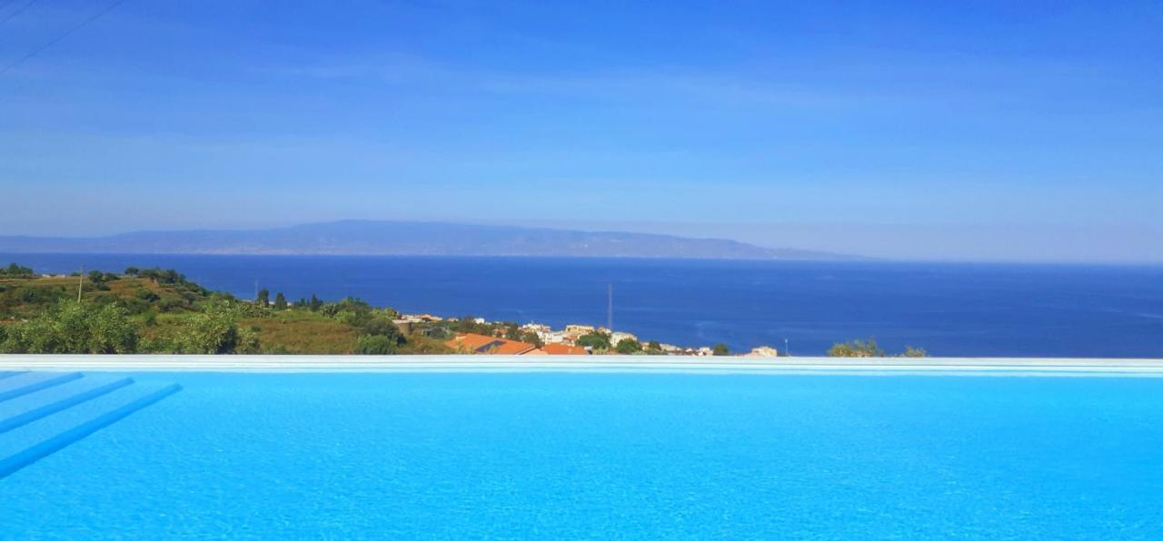 Villa Infinity ∞ Santa Teresa Di Riva Eksteriør billede