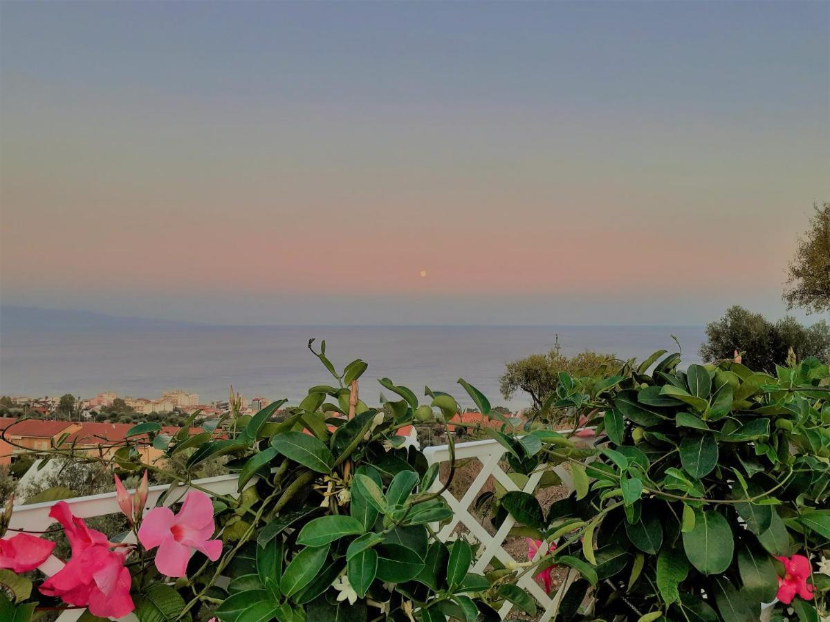 Villa Infinity ∞ Santa Teresa Di Riva Eksteriør billede