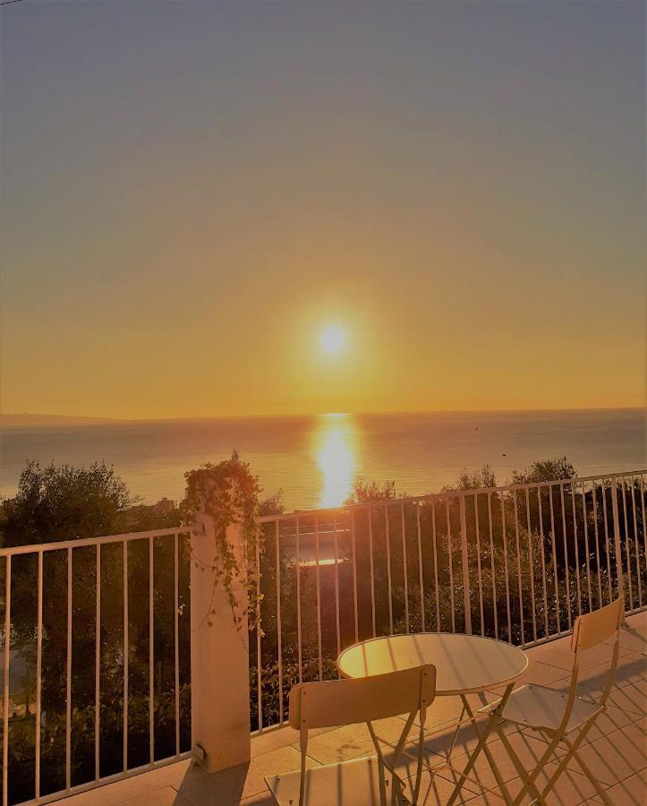 Villa Infinity ∞ Santa Teresa Di Riva Eksteriør billede