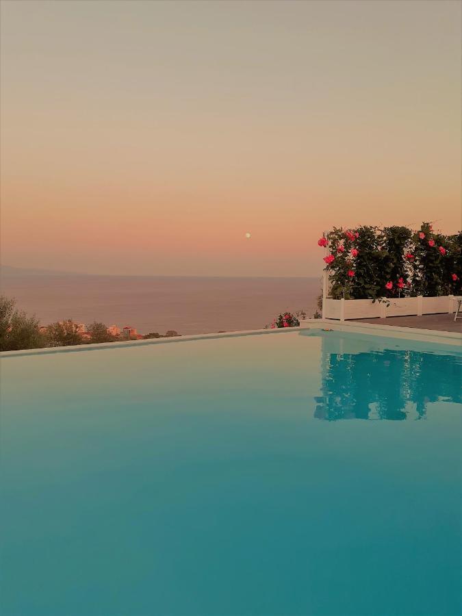Villa Infinity ∞ Santa Teresa Di Riva Eksteriør billede