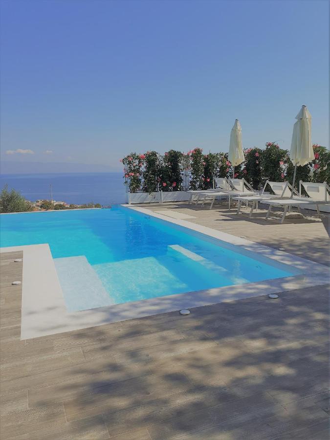 Villa Infinity ∞ Santa Teresa Di Riva Eksteriør billede