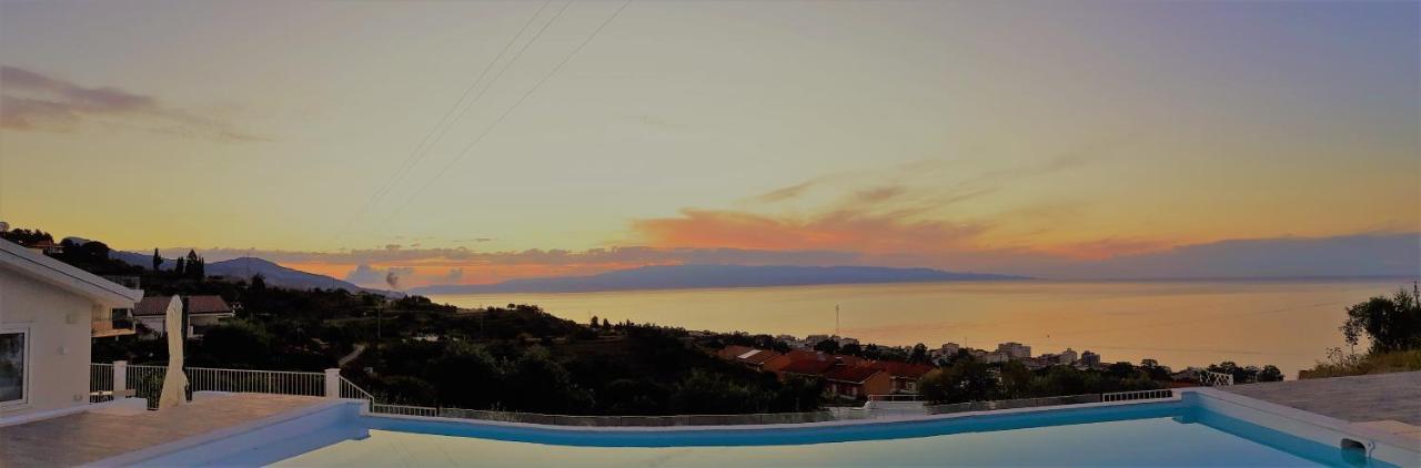Villa Infinity ∞ Santa Teresa Di Riva Eksteriør billede